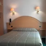 Des Arenes Hotel 3*