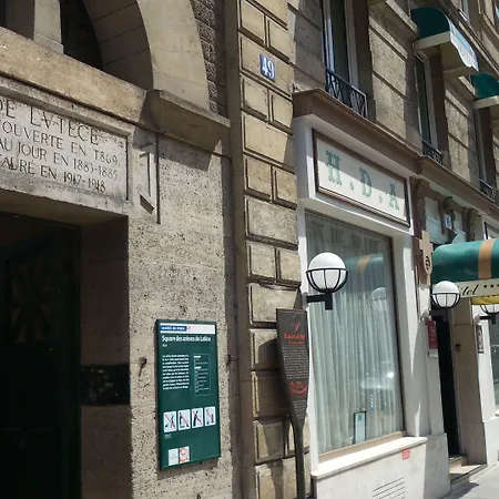 Hotel Des Arenes 3*
