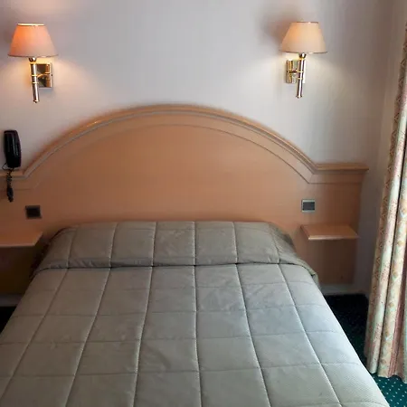 Des Arenes Hotell 3*