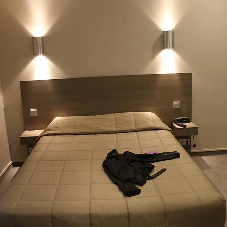 Hotel Des Arenes 3*