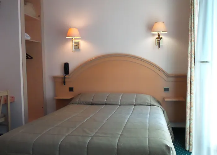 Des Arenes Hotel 3*