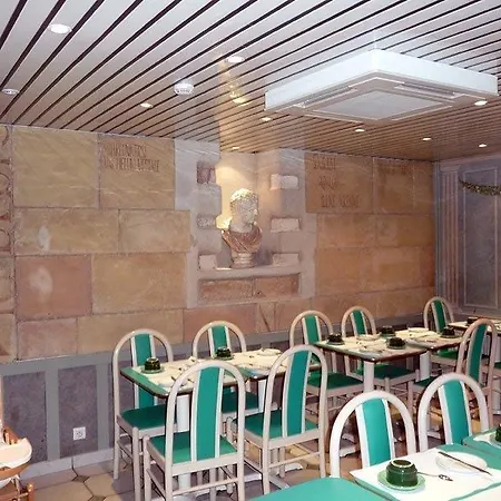 Des Arenes פריז